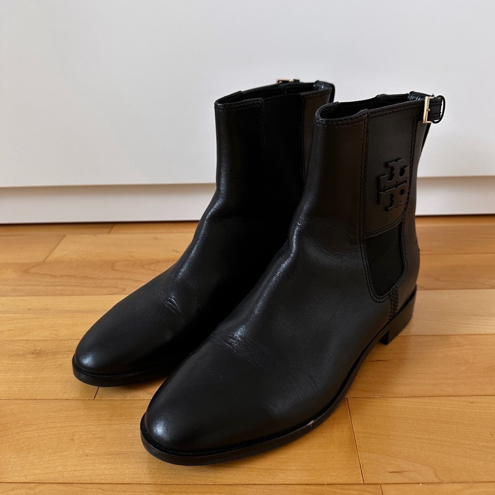 Tory Burch Chelsea Boots - Black - Size 7